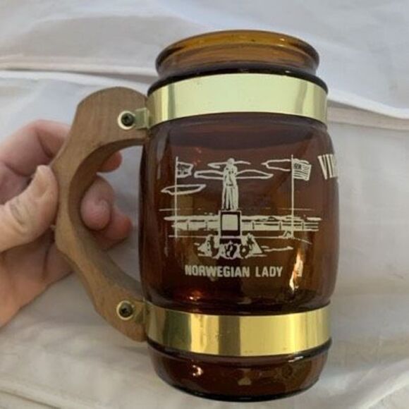 Virginia Beach Norwegian Lady Fun In The Sun Souvenir Brown Wood Handled Mug - Picture 2 of 5